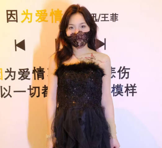 海角社区.趁哥哥睡着了我穿上了黑色婚纱帮哥哥口鸡巴