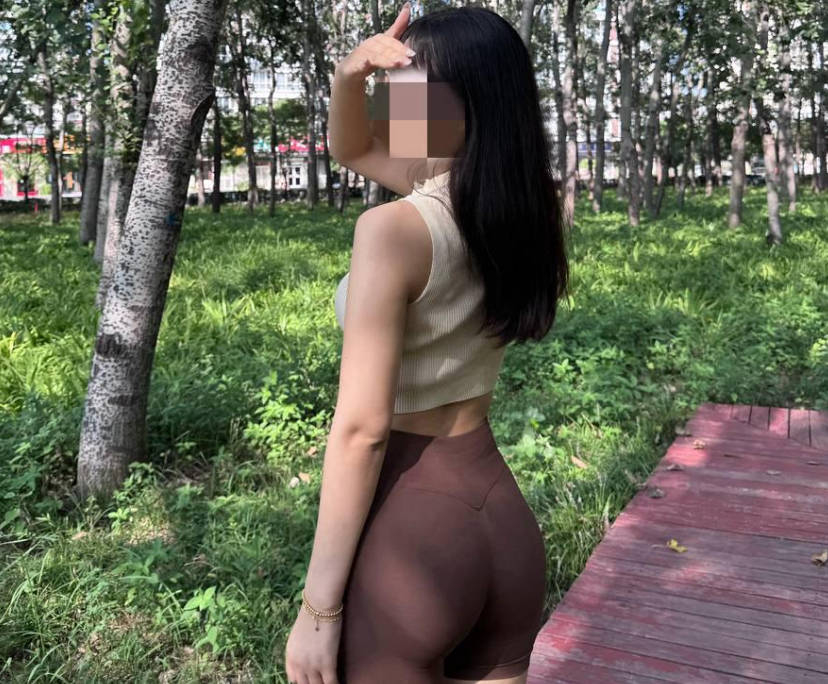 海角社区.不出意外应该是最后一次爆操妈妈的骚逼