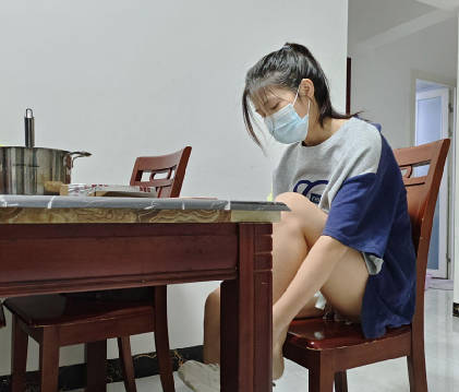 海角社区.小姨子骚逼操肿全过程